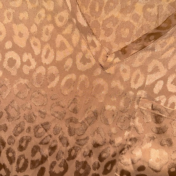 Small Gold Leopard Print top - Picture 2 of 3
